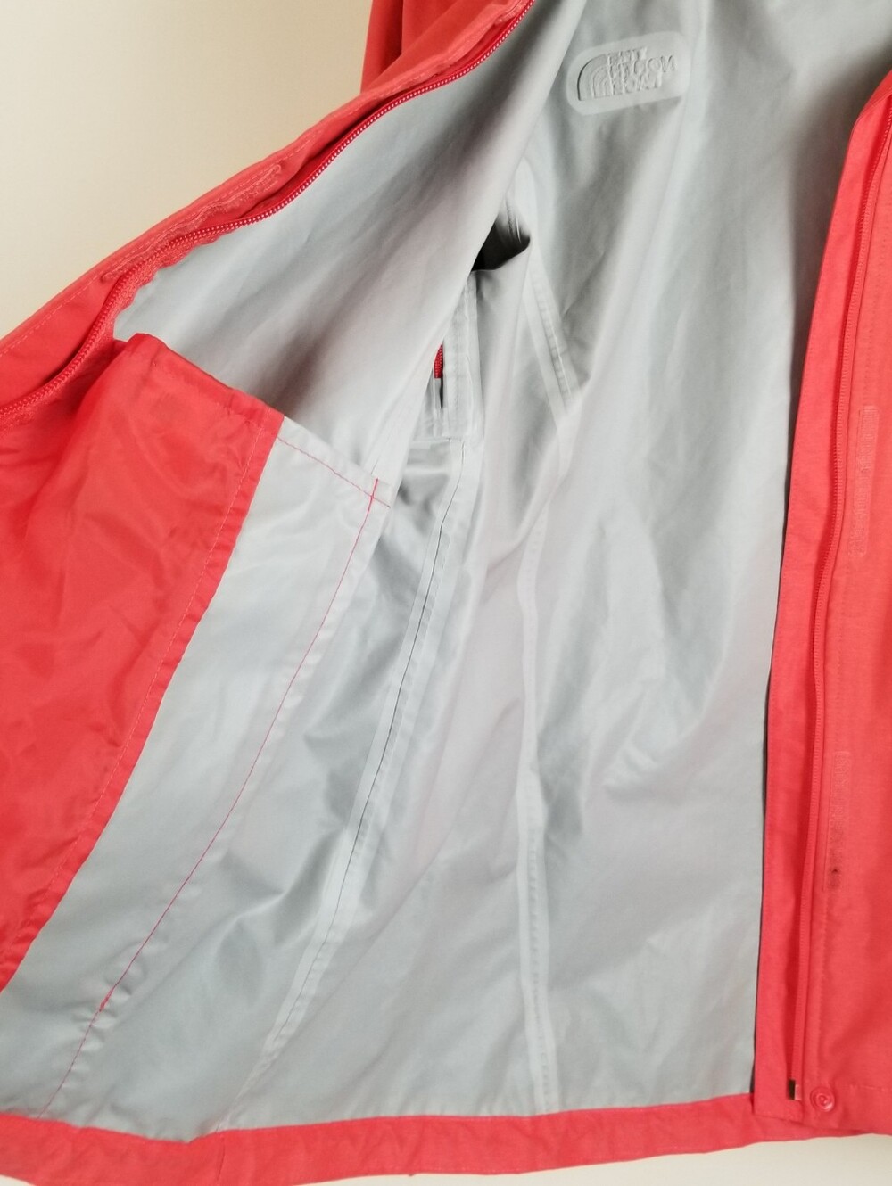 The North Face Dryvent Rain Jacket Hooded Size Medium - Picture 6 of 11